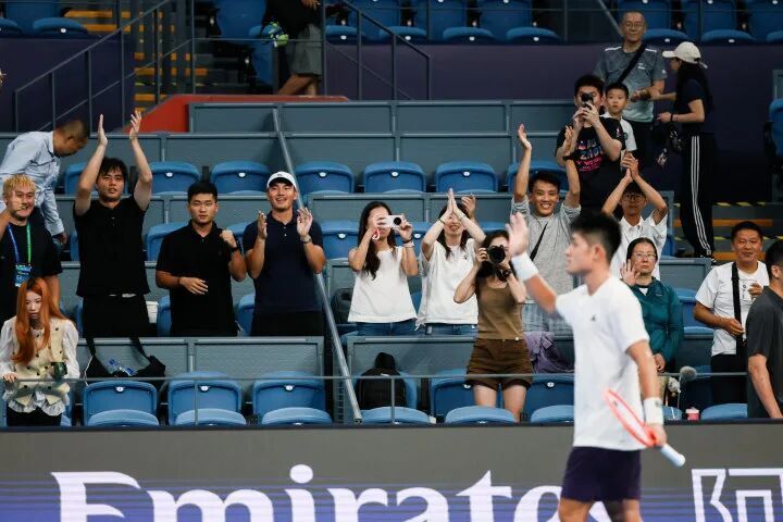 胜利, 挑战大满贯, 一时间向他